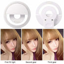 Anel de luz LED para selfies, lâmpada portátil com clipe para celular, carregamento USB, flash LED para câmeras fotográficas de smartphones.